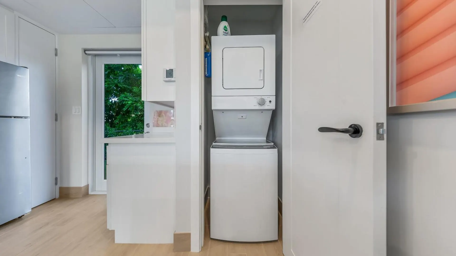 Affordable Luxury Apartments, 3 Min To Beach West Bay