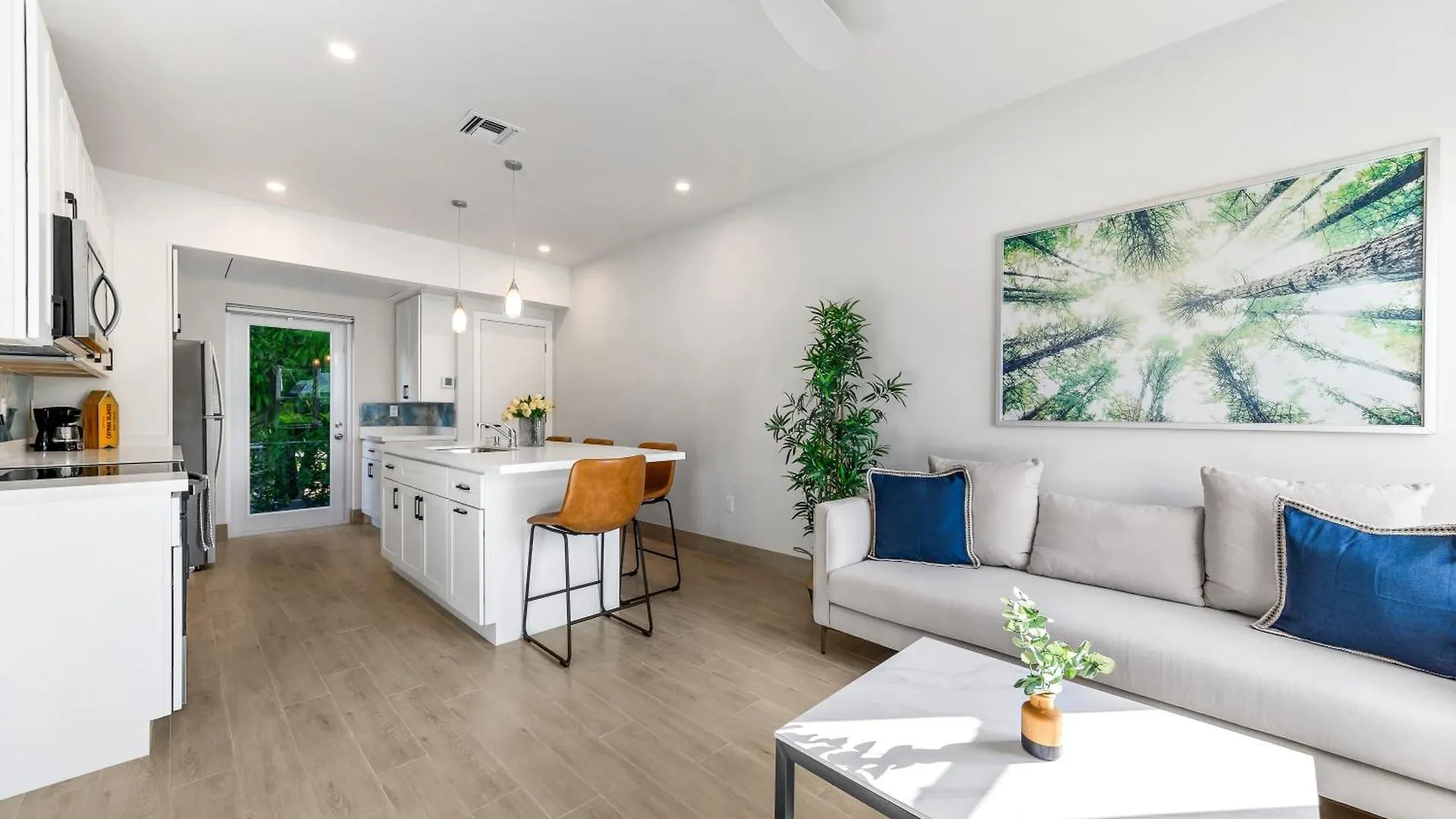 아파트 Affordable Luxury Apartments, 3 Min To Beach West Bay 케이맨 제도